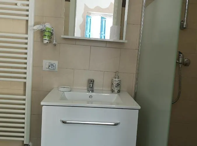 Elis...land... Torre Canne